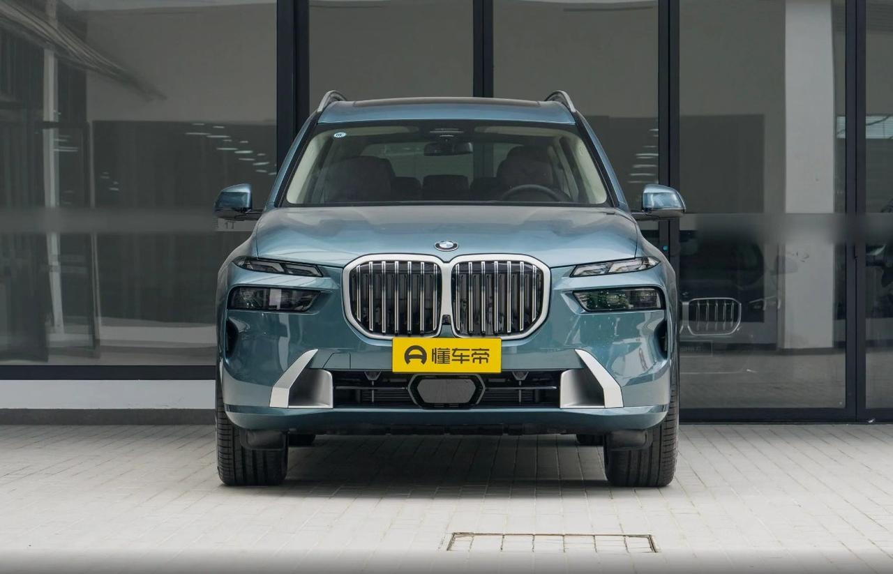 想买二手宝马X7？别光看价格香就冲！我去年帮朋友淘车，前后看了7台实车，踩过坑也