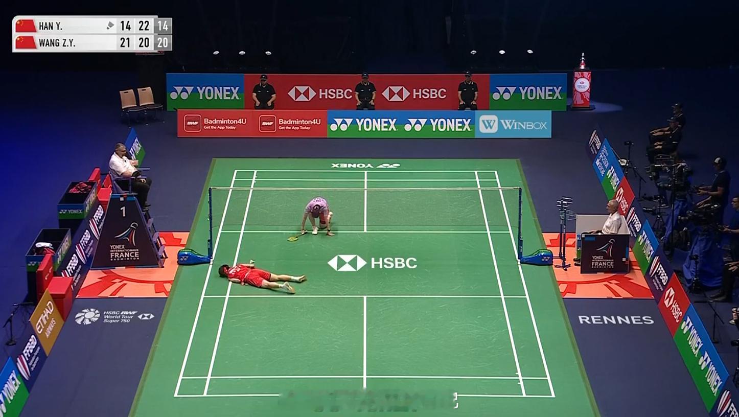 女单 半决赛 韩悦(4) 14-21 22-20 14-21 王祉怡(2)都不容