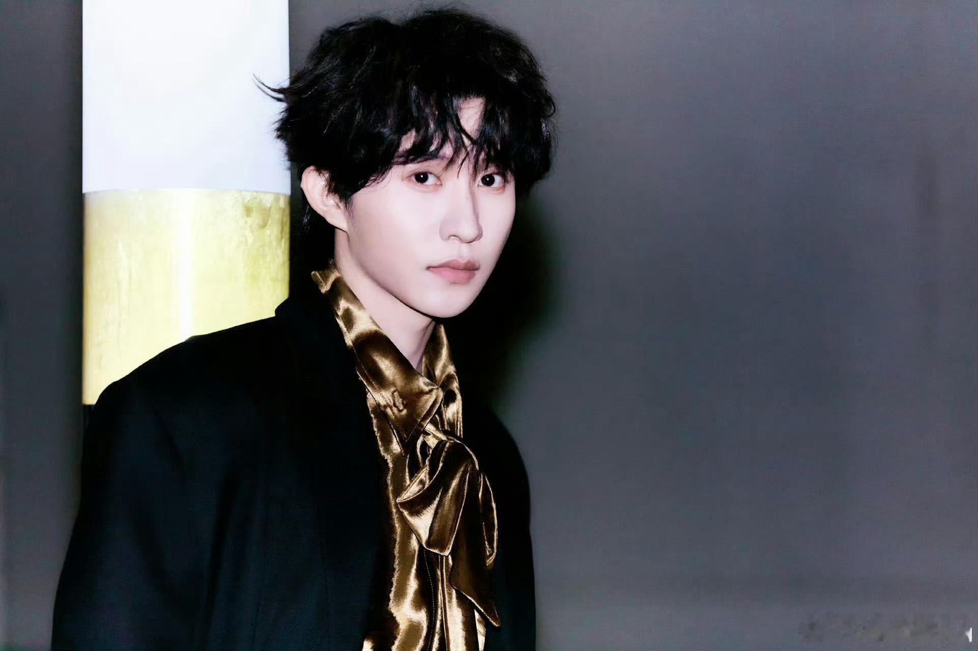 张集骏从短剧转长剧了 长剧更需要细腻的情绪铺垫，张集骏在这块进步很明显，看得出来