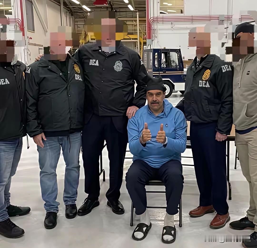 这个老杜是真牛

今天看到第一眼这张照片，我以为是假的！以为是恶作剧，是无聊的人