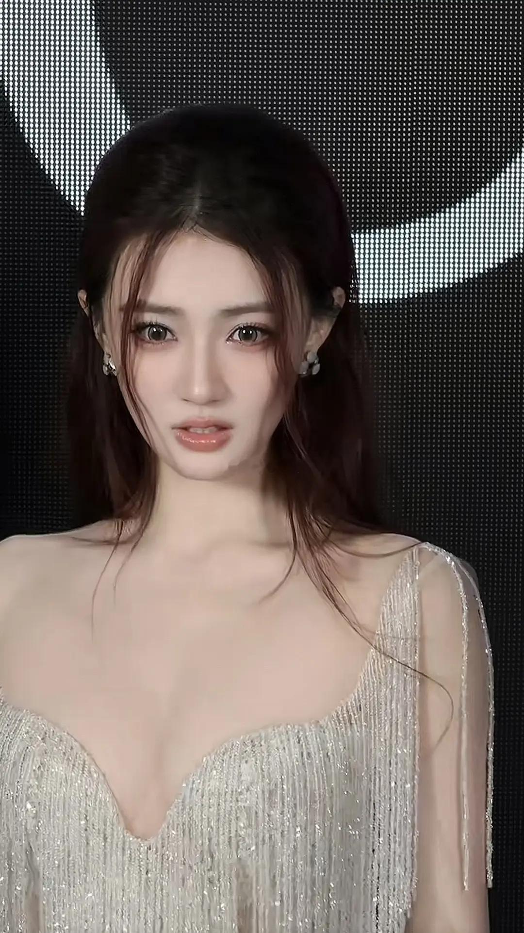 徐璐新妆造她真的好漂亮，姐姐出来接戏啊！ 