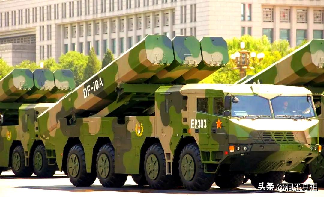 美国在日本、韩国等设有大规模的军事基地，在韩并布署了“萨德”反导弹系统，我们可以