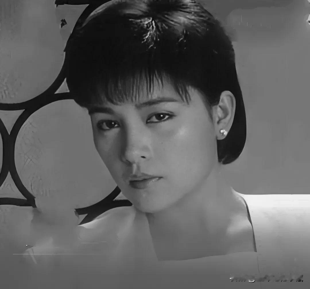 经典歌曲《有过咖啡屋》的演唱者、著名歌手千百惠8月19日凌晨去世！享年62岁，看