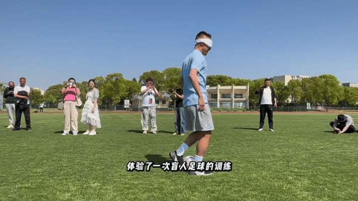 艾热舞台为盲人足球队发声说唱巅峰对决2026 这首歌的立意真的戳到心底，艾热跳出