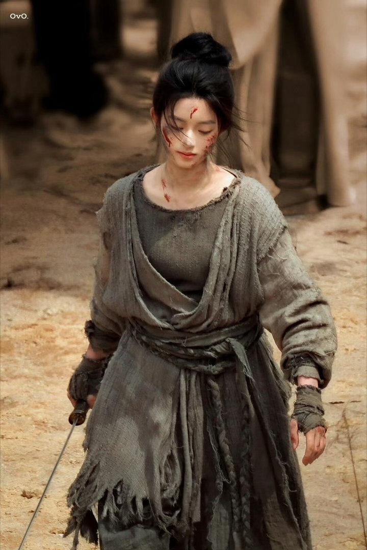 楚乔上雪山下火海跳冰湖黄杨钿甜的一声嘶吼 眼睛受伤变盲女，眼神里全是血丝但倔劲儿