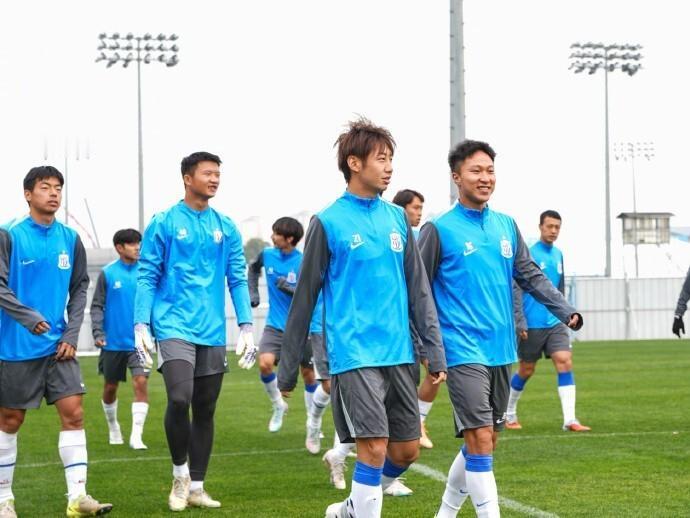 徐皓阳还穿21号球衣？那新赛季会不会淡出主力阵容呢？我们知道徐皓阳曾经是国足主力