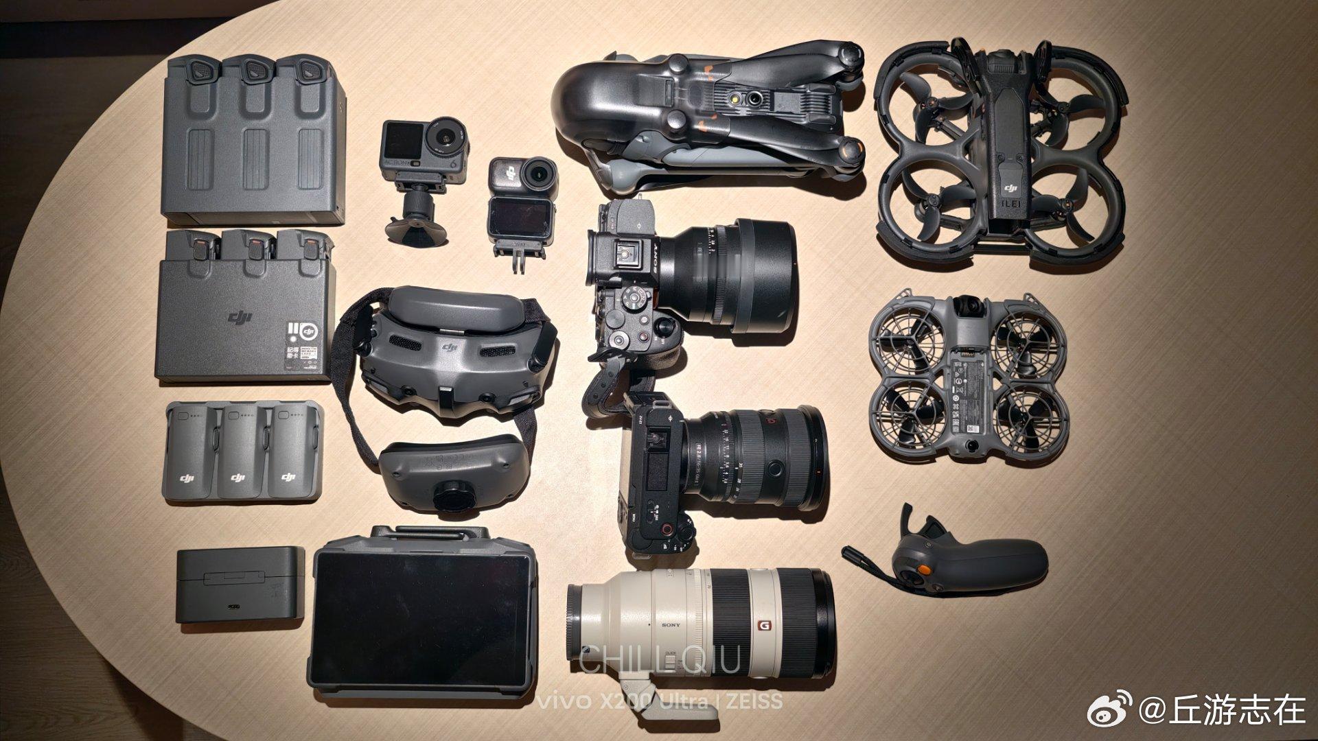 这趟跟 李导出去，难得的偷师机会，我是差生文具多，态度先到位