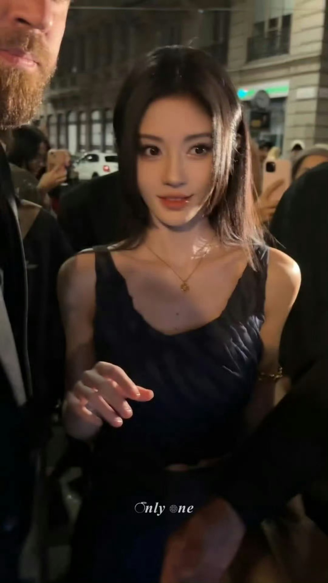 鞠婧祎看秀look 生图&饭拍 烟熏蓝色眼妆和公主切✨鞠婧祎G社生图鞠婧祎幽蓝薄