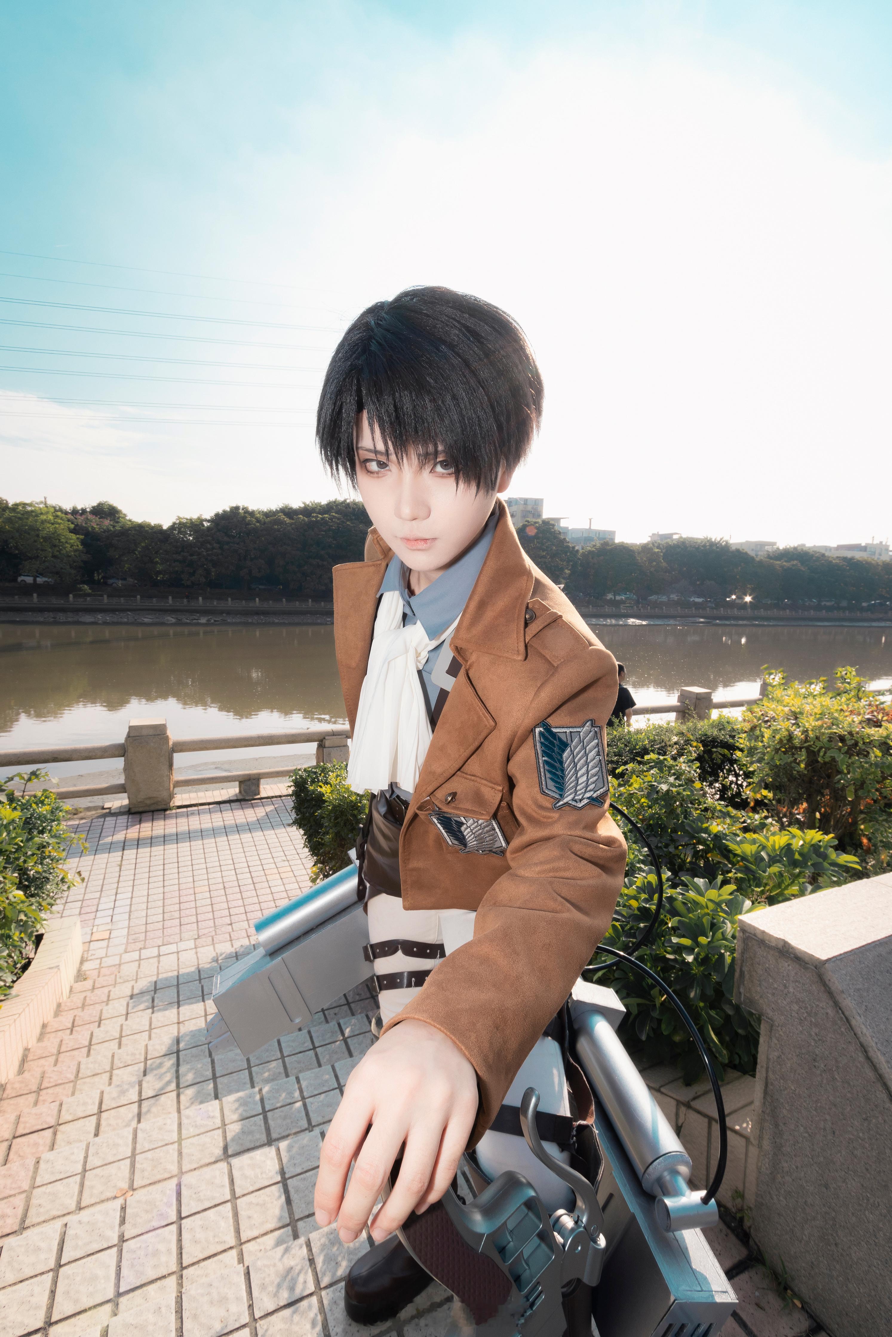 #进击的巨人[超话]##利威尔##萤火虫动漫游戏嘉年华#    笑死了，这可能是