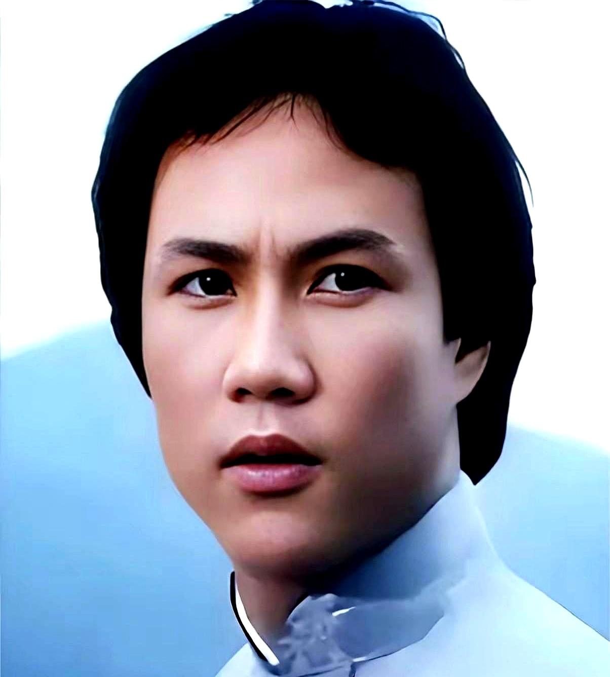 “过去的黄元申已经死了。”
一张纸条，这七个字，把专程托人想叙旧的梁小龙，硬生生