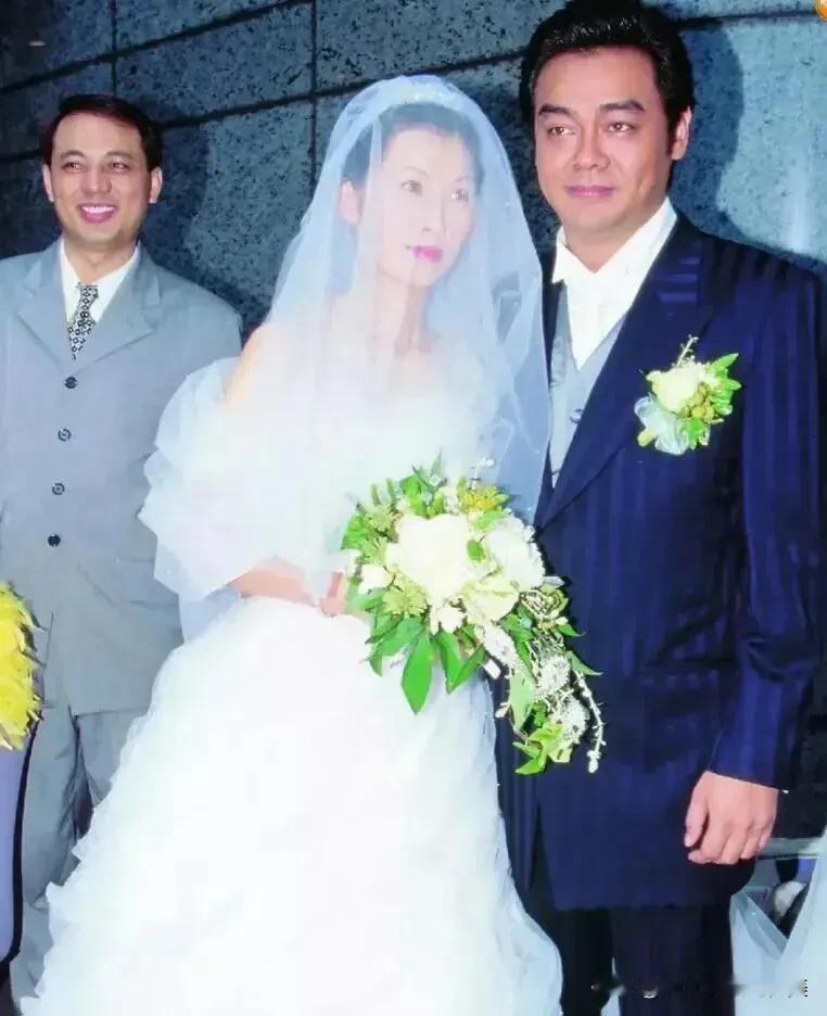 1998年刘青云郭蔼明婚礼，吴镇宇当伴郎……1998年，在经历了5年的爱情长跑之