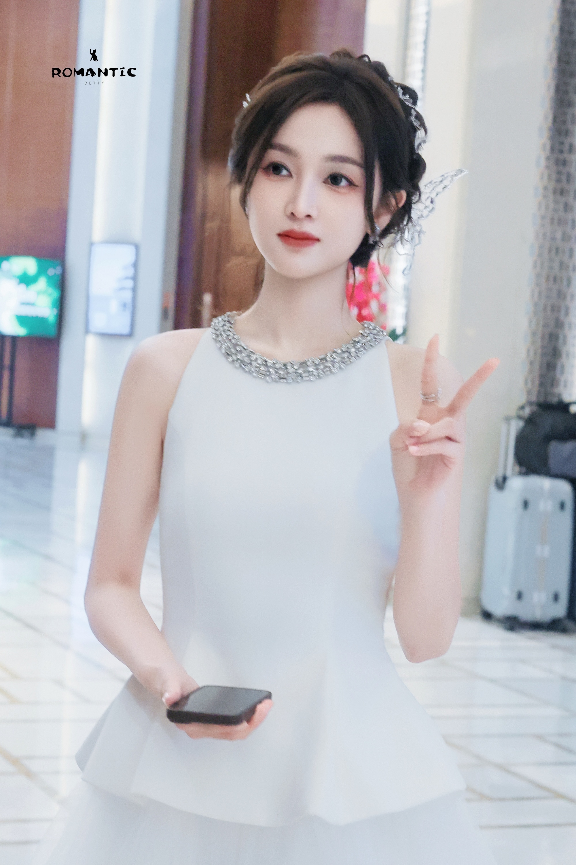 【吴宣仪】吴宣仪今天品牌直播上班🪽​​​
