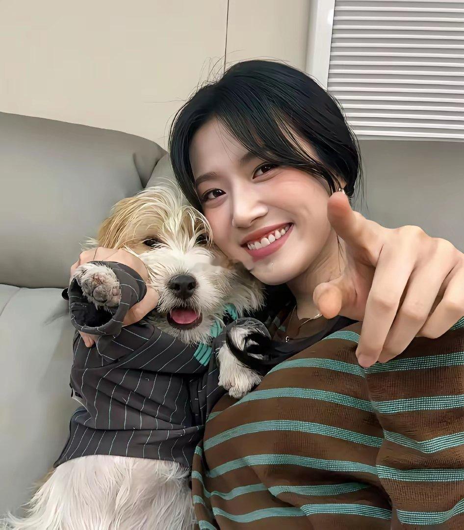 卢昱晓这人是真的有点不一样不是靠背景，也不是靠炒作，关键她是非科班出身，拍戏却几