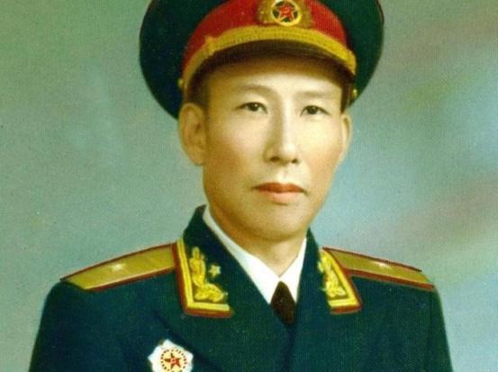 [微风]1943年，八路军将15个顽抗的日本兵拒绝投降，指挥官曾美果断下令：“别