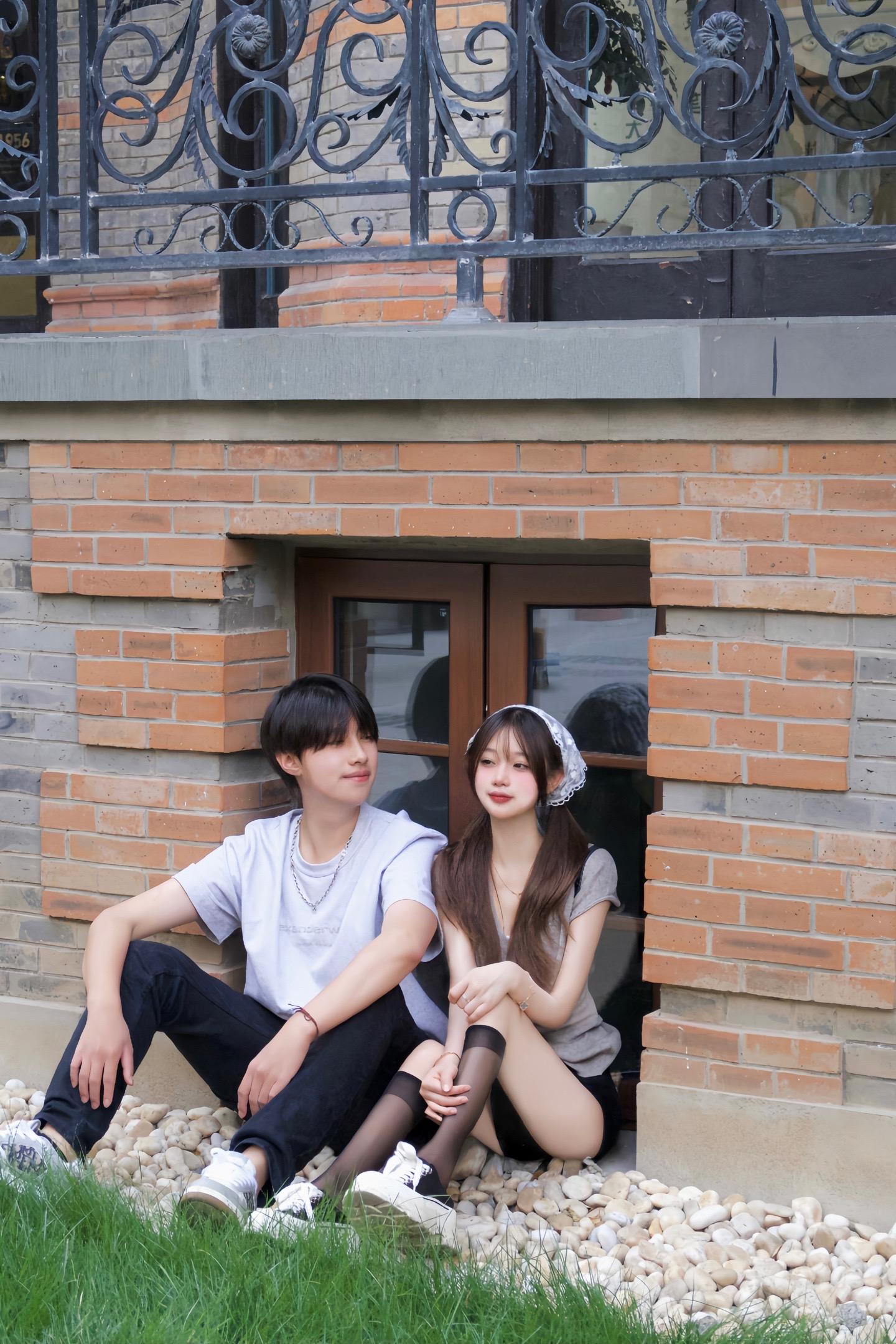 被抓进童话世界当幸福小孩咯