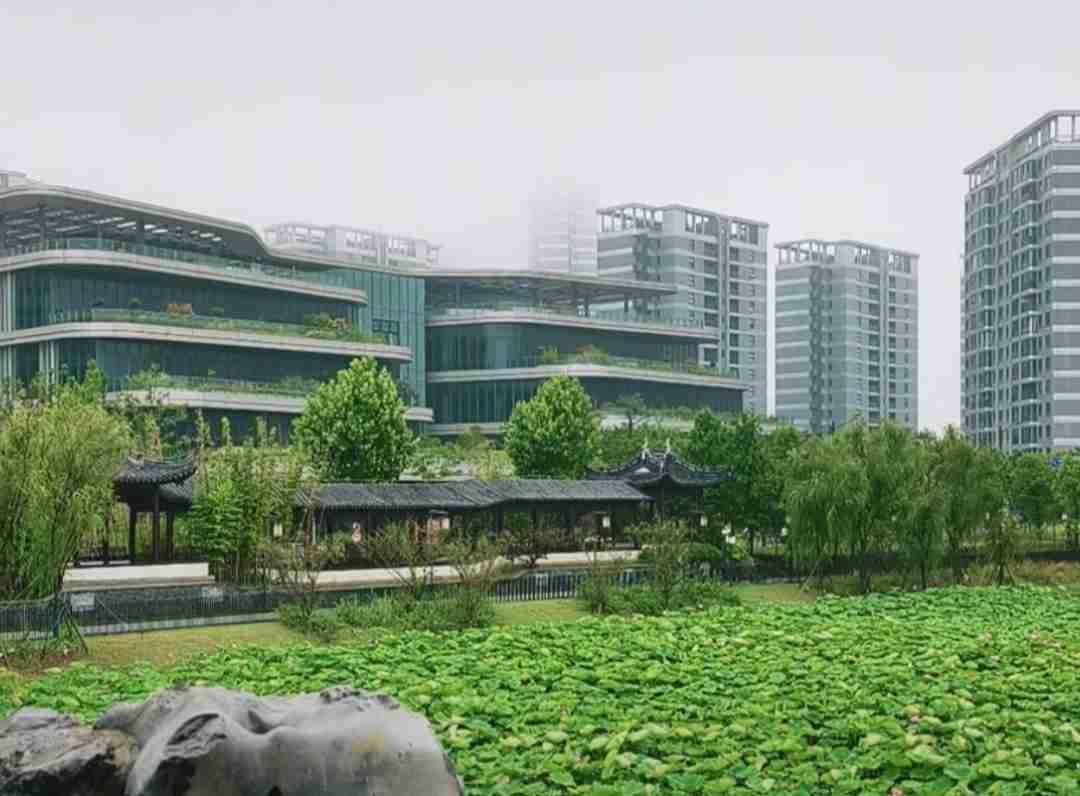 你看清招工市场藏着的残酷真相了吗？

写这篇文案的时候，我不知内容能不能发出去，