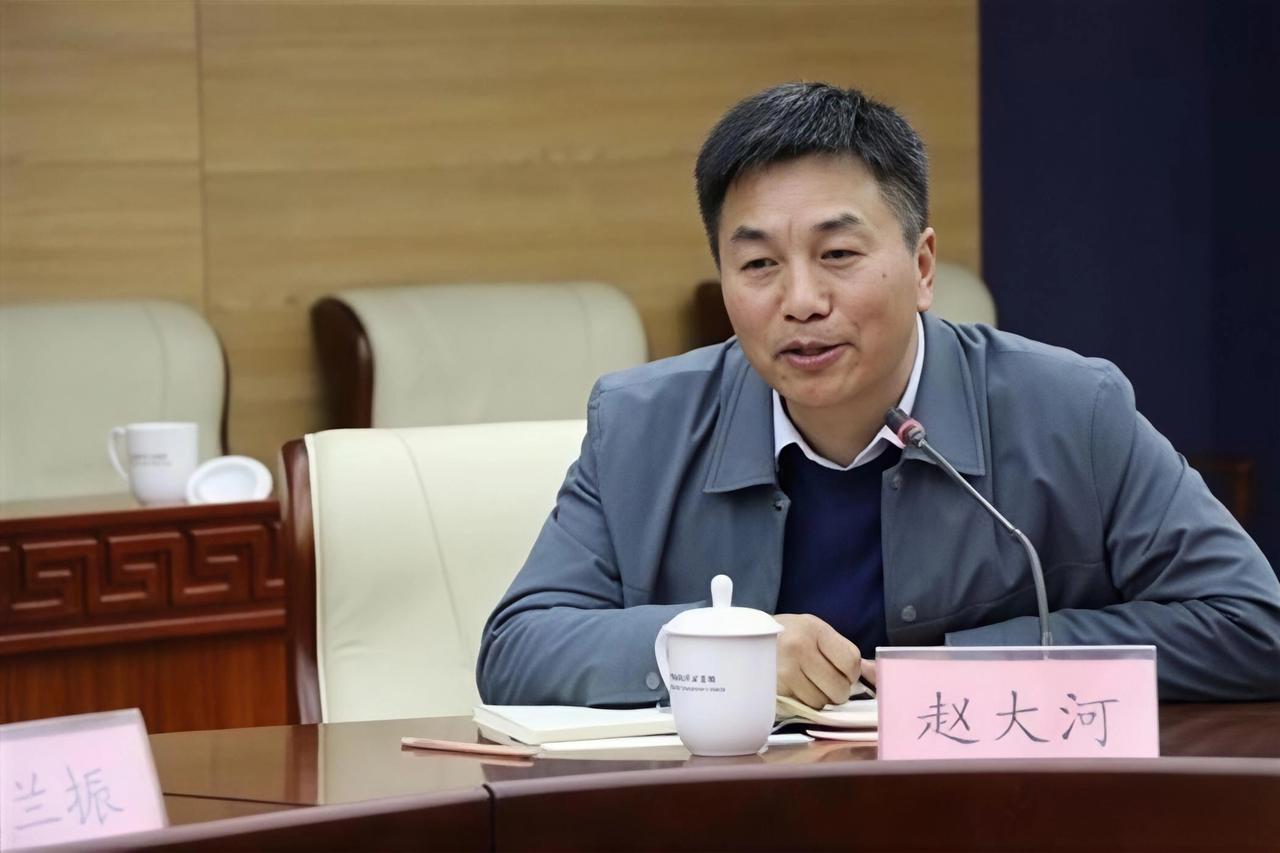 南阳又出一位"国字号"文学大咖！4月10日，南阳籍作家赵大河凭中篇小说《大有》摘