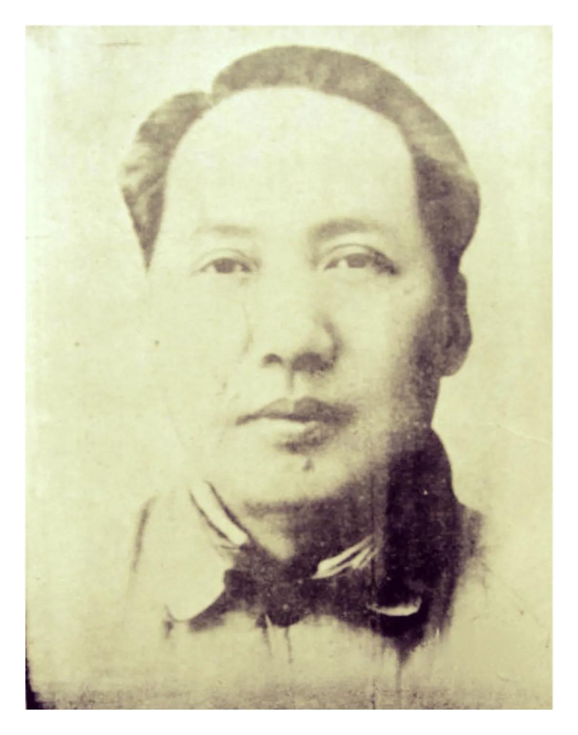 教员的中共中央政治局主席之路，是如何一路走来的？

教员1920年加入中共，19