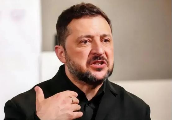 泽连斯基尴尬了！波兰前总理喊话：既然热衷于归还，不如把米格战机、坦克和武器也还回