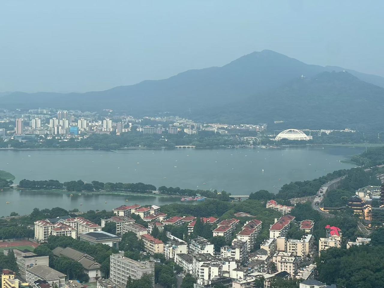 周末AI产业催化集中落地，天娱数科AI商业化主线迎来双重共振
 
投资必警：本文