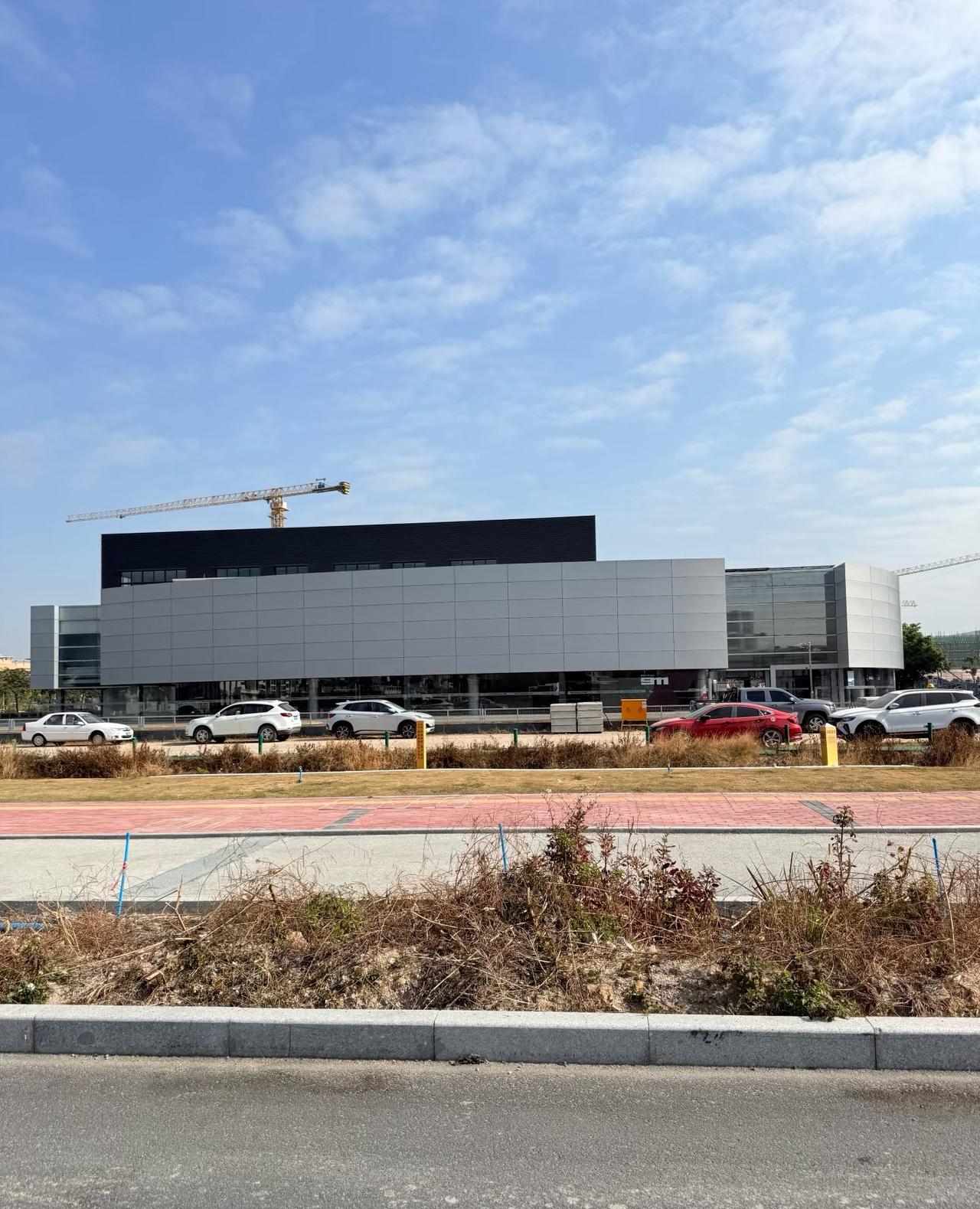 珠海保时捷中心的Porsche logo已经拆除了！曾几何时，保时捷在中国市场风