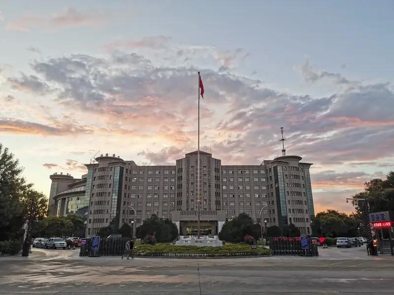 12月9日，巴彦淖尔军分区举行了一场特别的退役仪式，只为送别今年唯一一名冬季退役