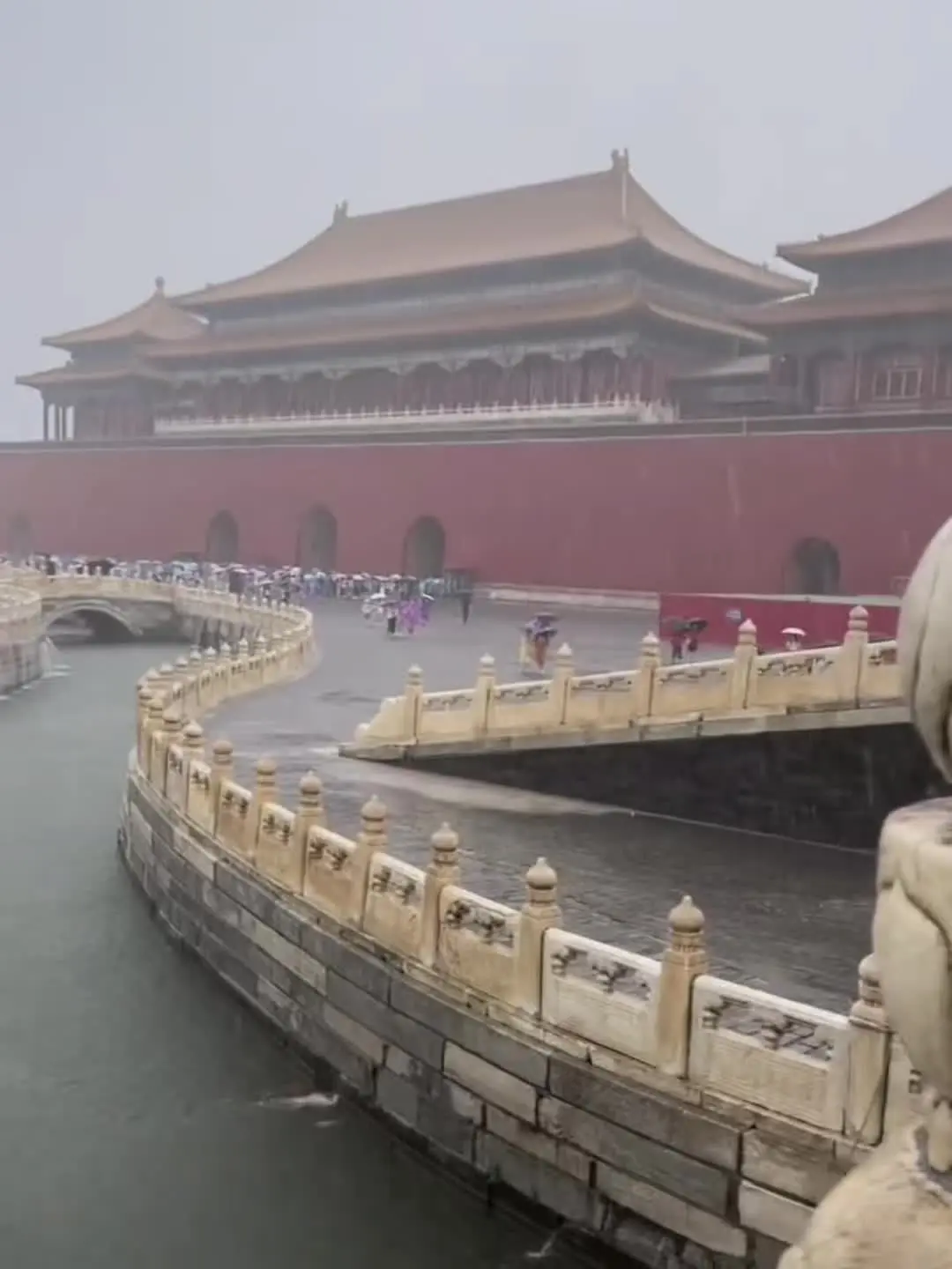 朱元璋白手起家时的中国是什么样子的？