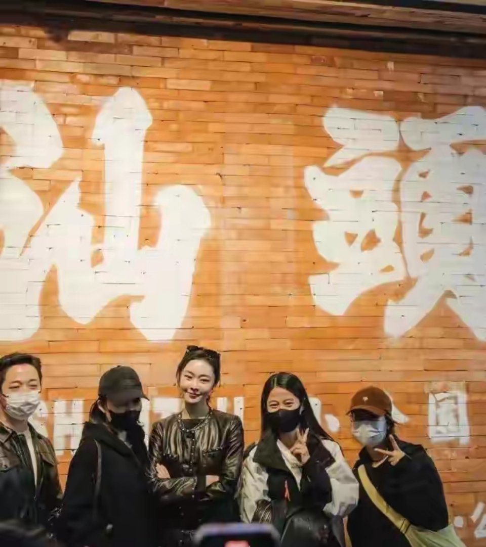 宋轶居然这么高！完全被脸骗了，长相软萌小巧，身高反差好大。 