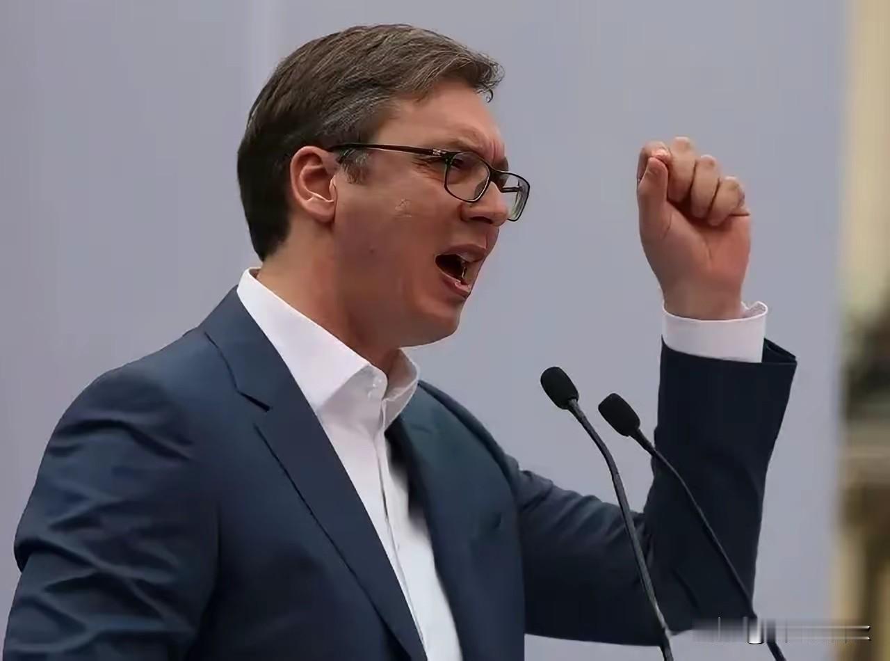 中国要小心了!武契奇夸中国是真朋友，马上就要和北约开始军演，他全面倒向欧盟可能是