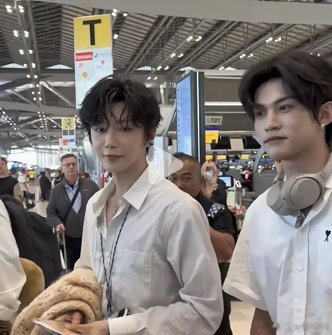 谁偷偷地磕上了10.0 