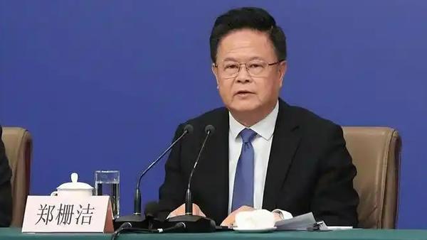 郑栅洁官宣“十五五”教育扩容新政

3月6日，十四届全国人大四次会议经济主题记者