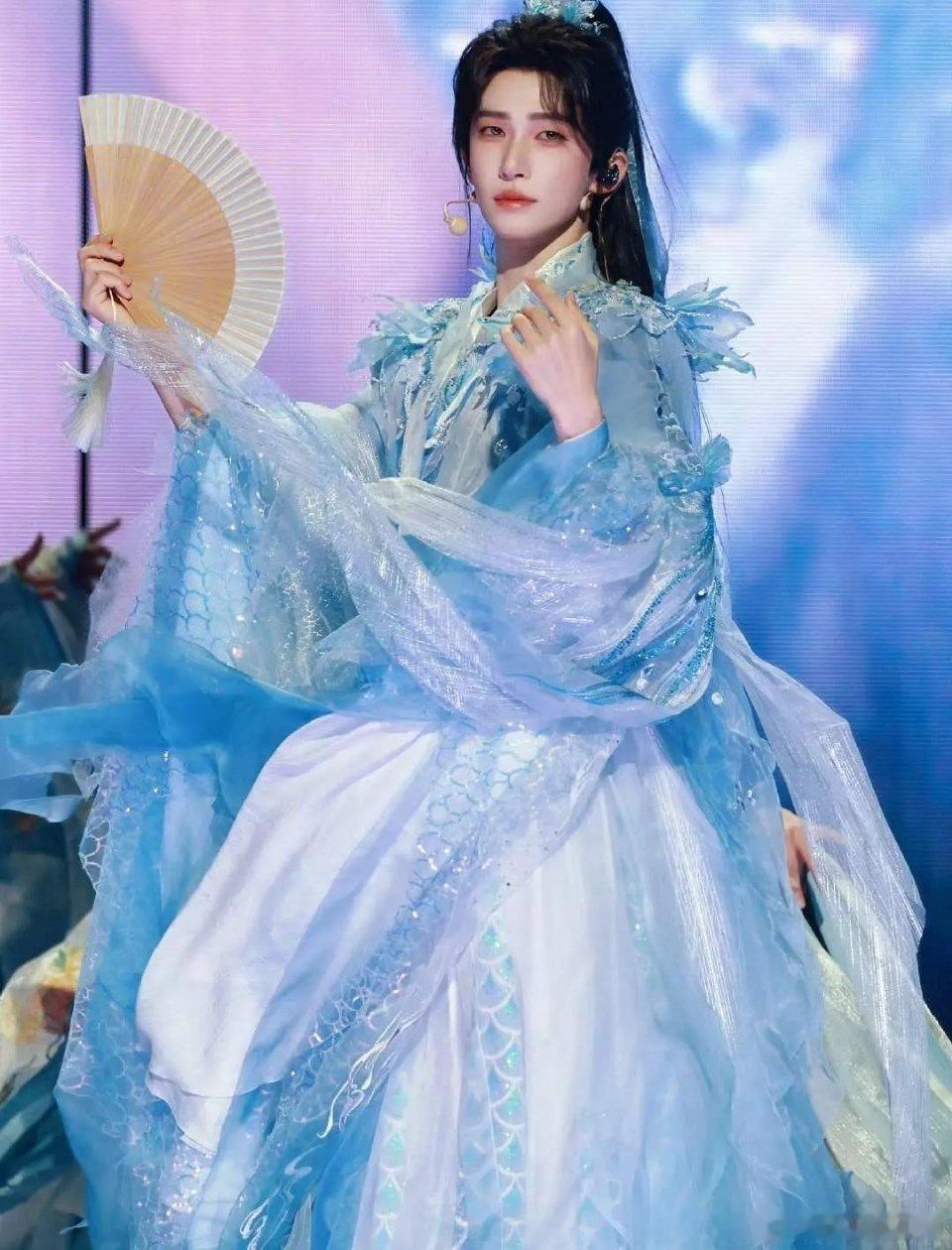 看这长相，他是不是会来大姨妈？ 