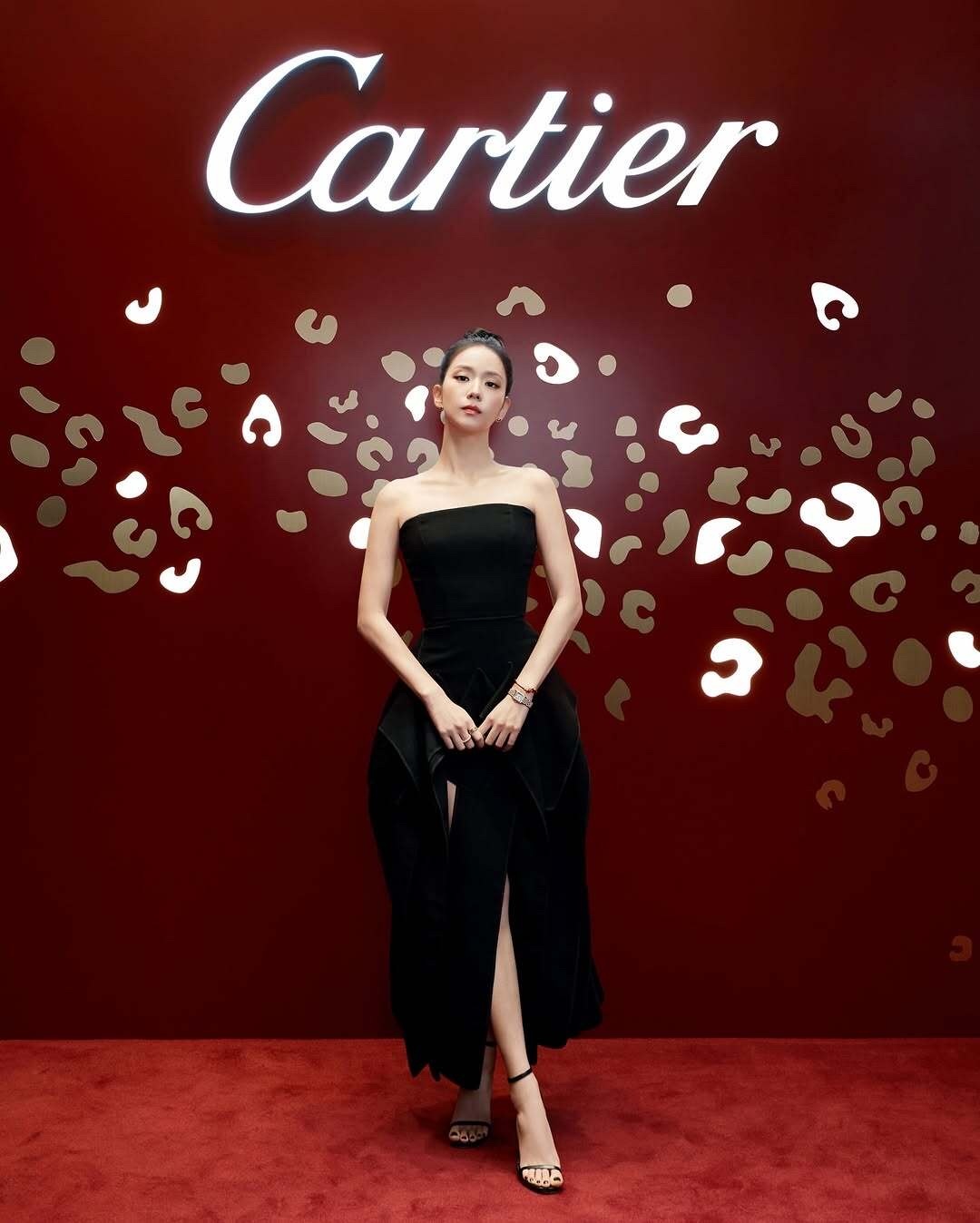 金智秀、黄铉辰、边佑锡卡地亚年终派对活动照片 