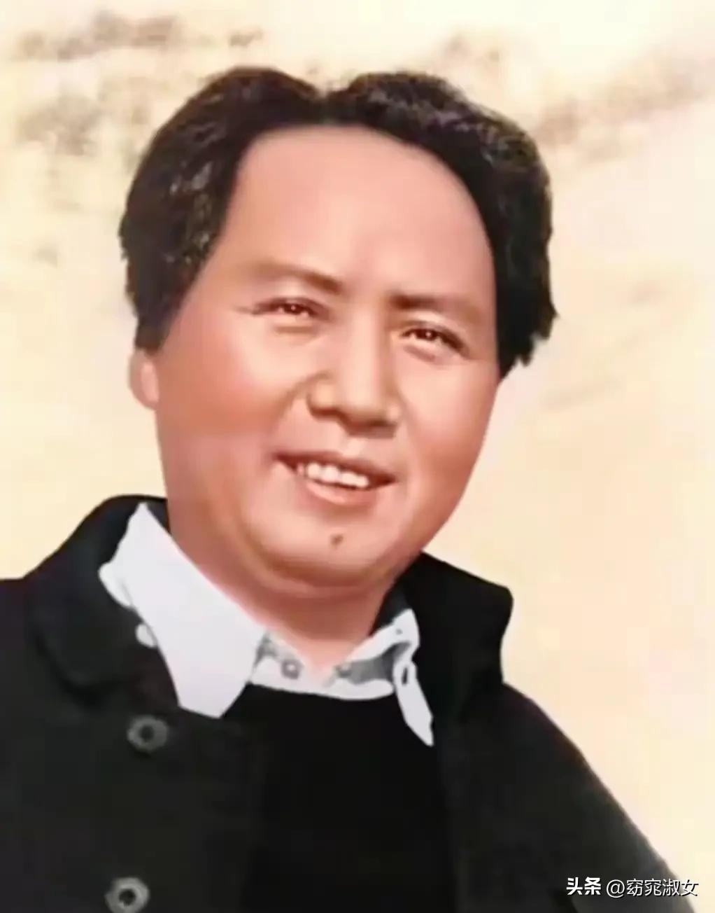 人民说：“毛主席万岁!”
他说：“人民万岁!”
他是中国历史上第一个喊出“人民万