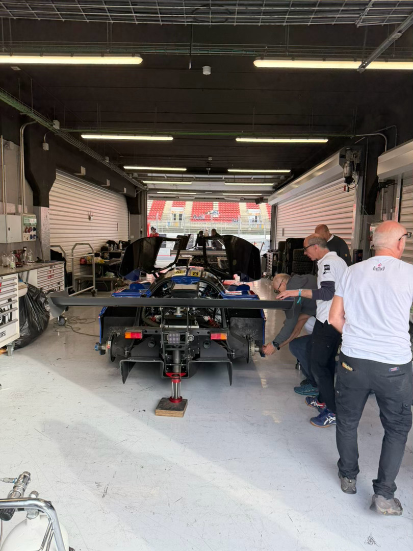 又是一年老登赛车节 