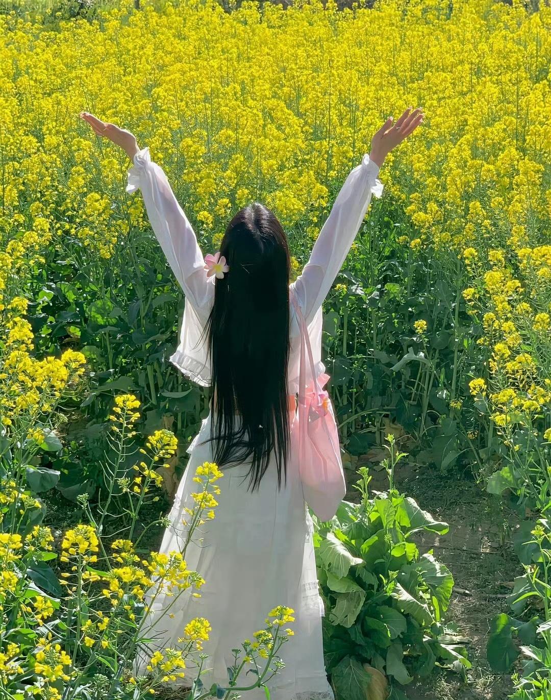 把快乐置顶，把烦恼一𝗝𝗜𝗢 踢开💭