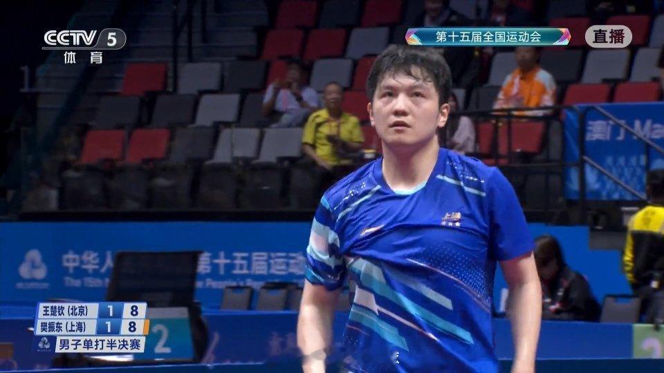 樊振东与王楚钦的对战确实精彩，场下两边应援的加油声也不遑多让啊，哈哈哈哈 