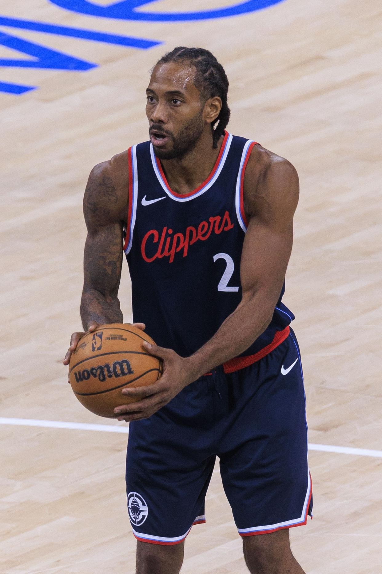 快船这支球队垃圾了这么多年，小卡首当其冲是罪魁祸首。从当年吊着湖人，保密卡加盟快