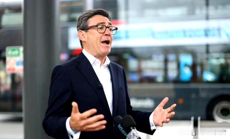 彻底决裂了！
英国首相伯纳姆表示，英国不惧怕来自俄罗斯的威胁！他强调，英国将继续