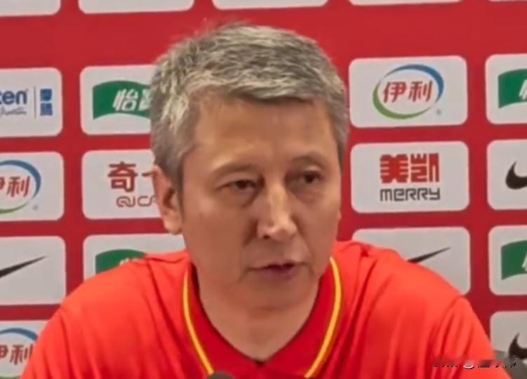 郭士强指导谈中国男篮输球：

“今天这场比赛，我们在攻防两端，都没有对手做得好。