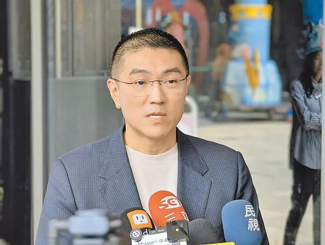 基隆市长谢国樑罢免案将在10月13日投票，谢认为他是一连串罢免潮中的第一张骨牌，