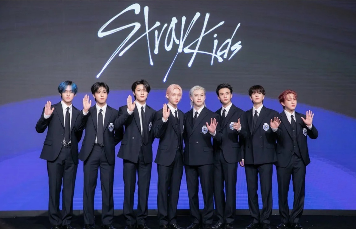 娱乐[超话]Faker现身straykids主打mvFaker参演strayki
