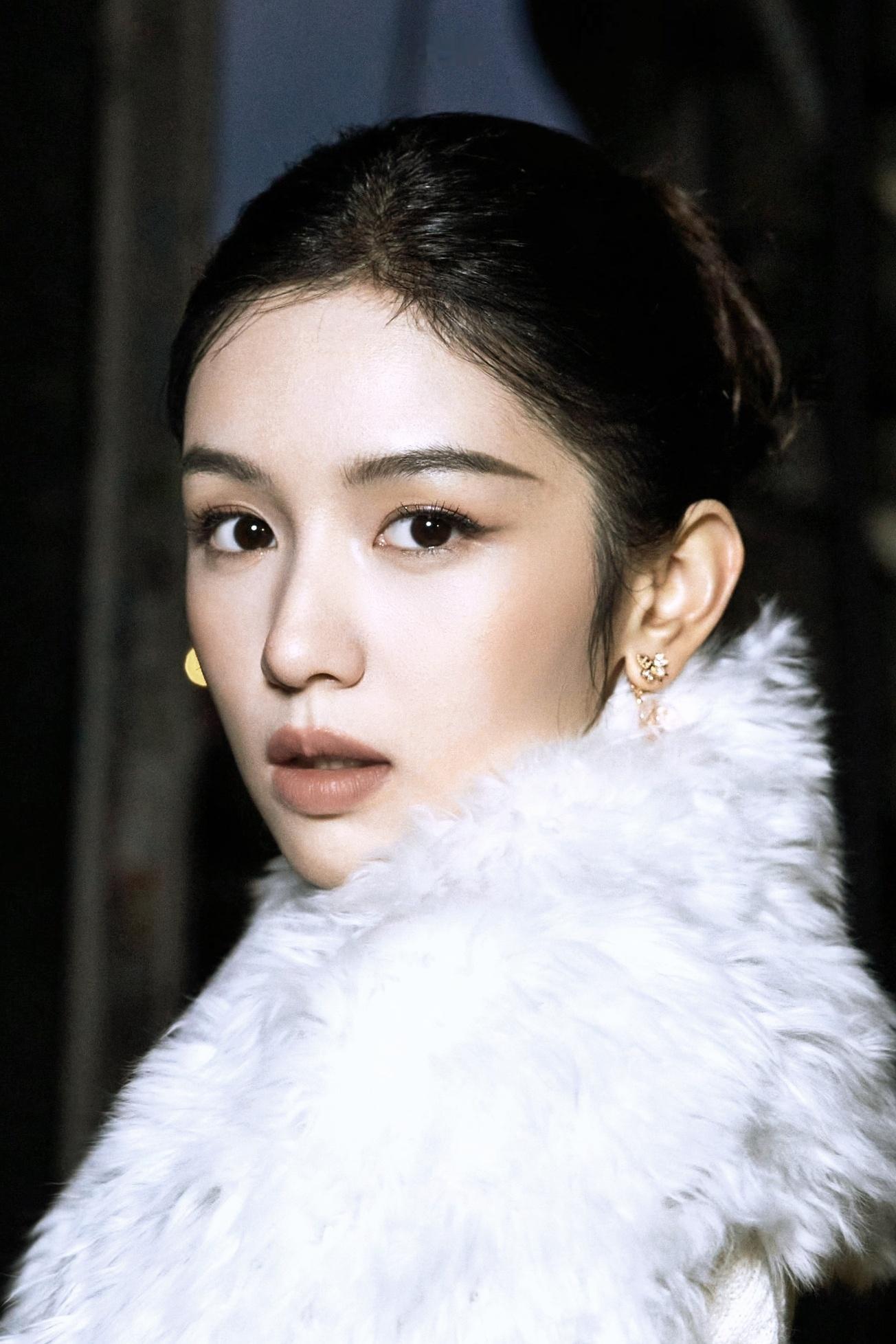 【周也】早期和现在 气质越来越沉稳了微博之夜