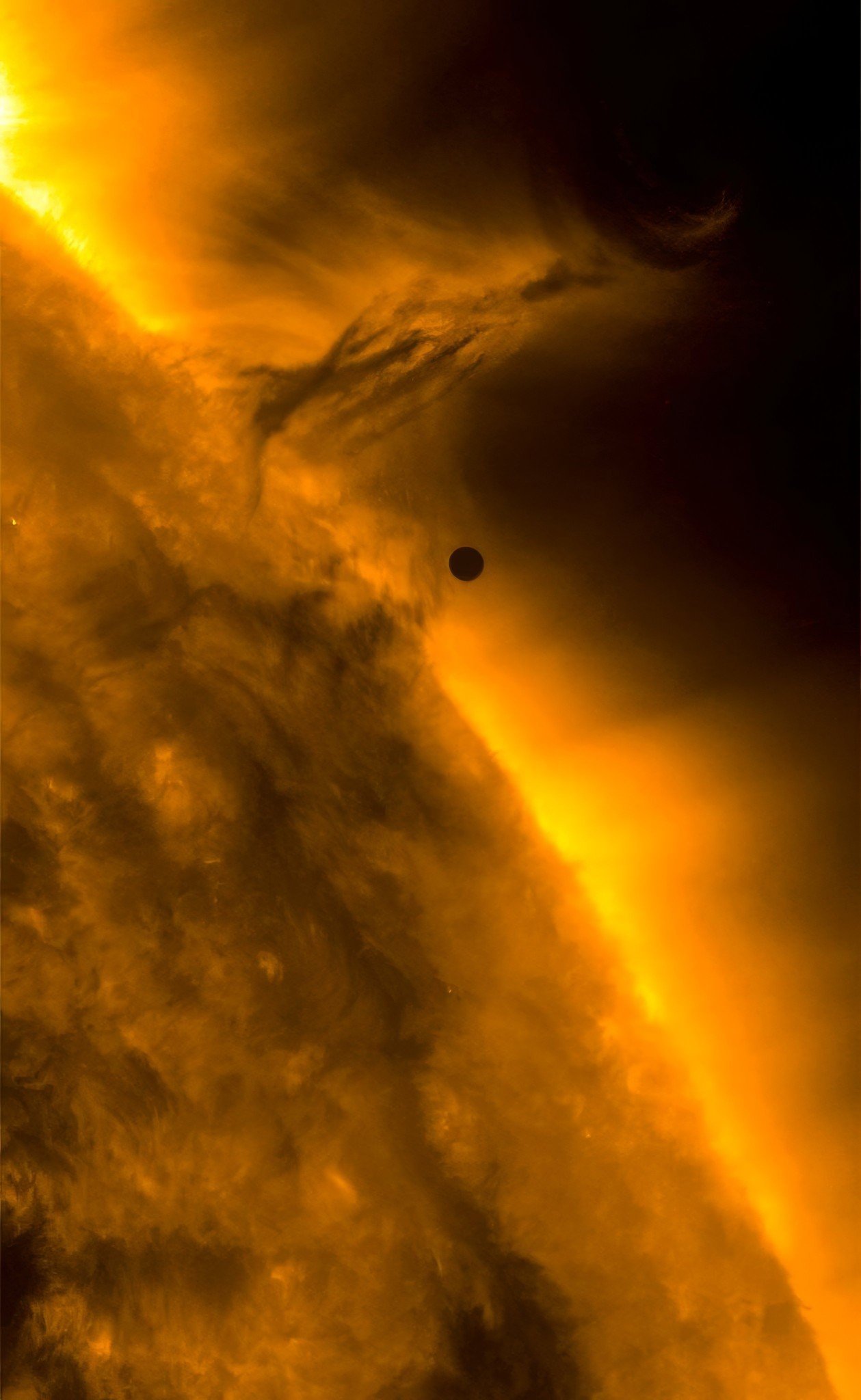 太阳背景下的水星 ​​​