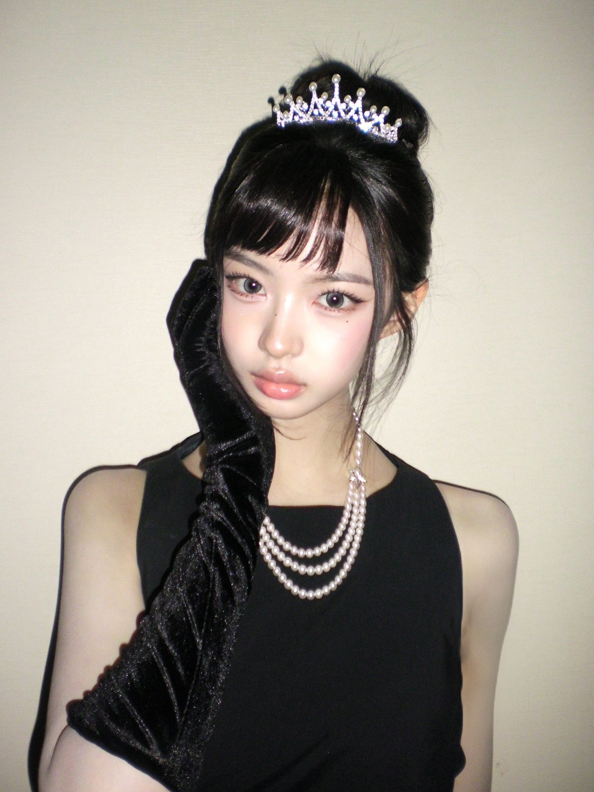 【Theqoo】因为太漂亮而反响很好的KiiiKiii Kya奥黛丽赫本造型，完