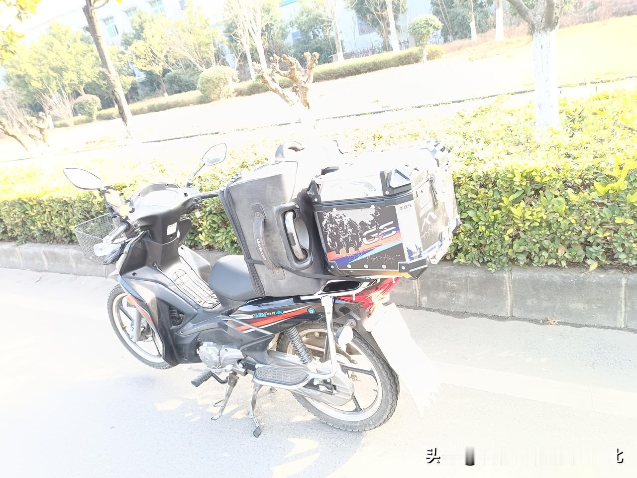 腊月二十几的冬天从武汉蔡甸区骑摩托车回广水市太平镇的骑行感受。腊月廿十二上午，气