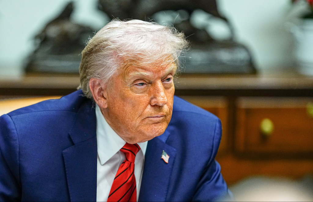 派拉蒙与奈飞竞购战背后：特朗普欲干涉CNN去向，政治因素或决定结局