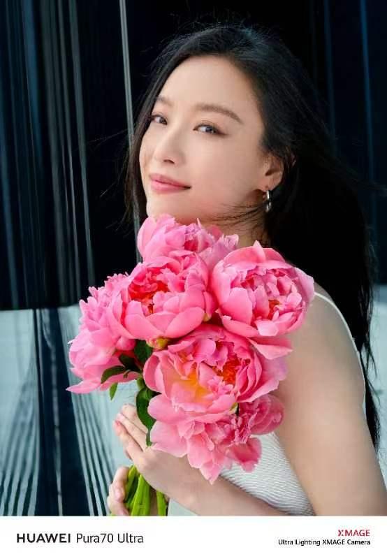 感受一下华为Pura 70系列镜头下的倪妮，真的太太太太太美了。
用手机，也可以