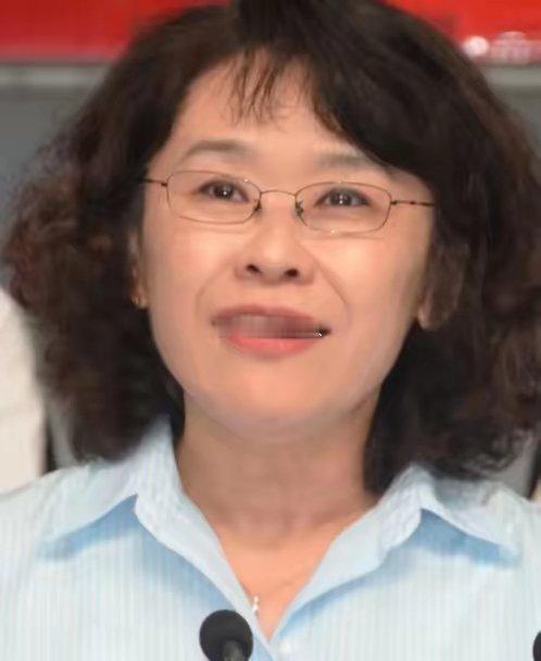 张海迪，从来不是什么“谜”，而是一代人的精神光总有人恶意质疑，可看完她的一生，只