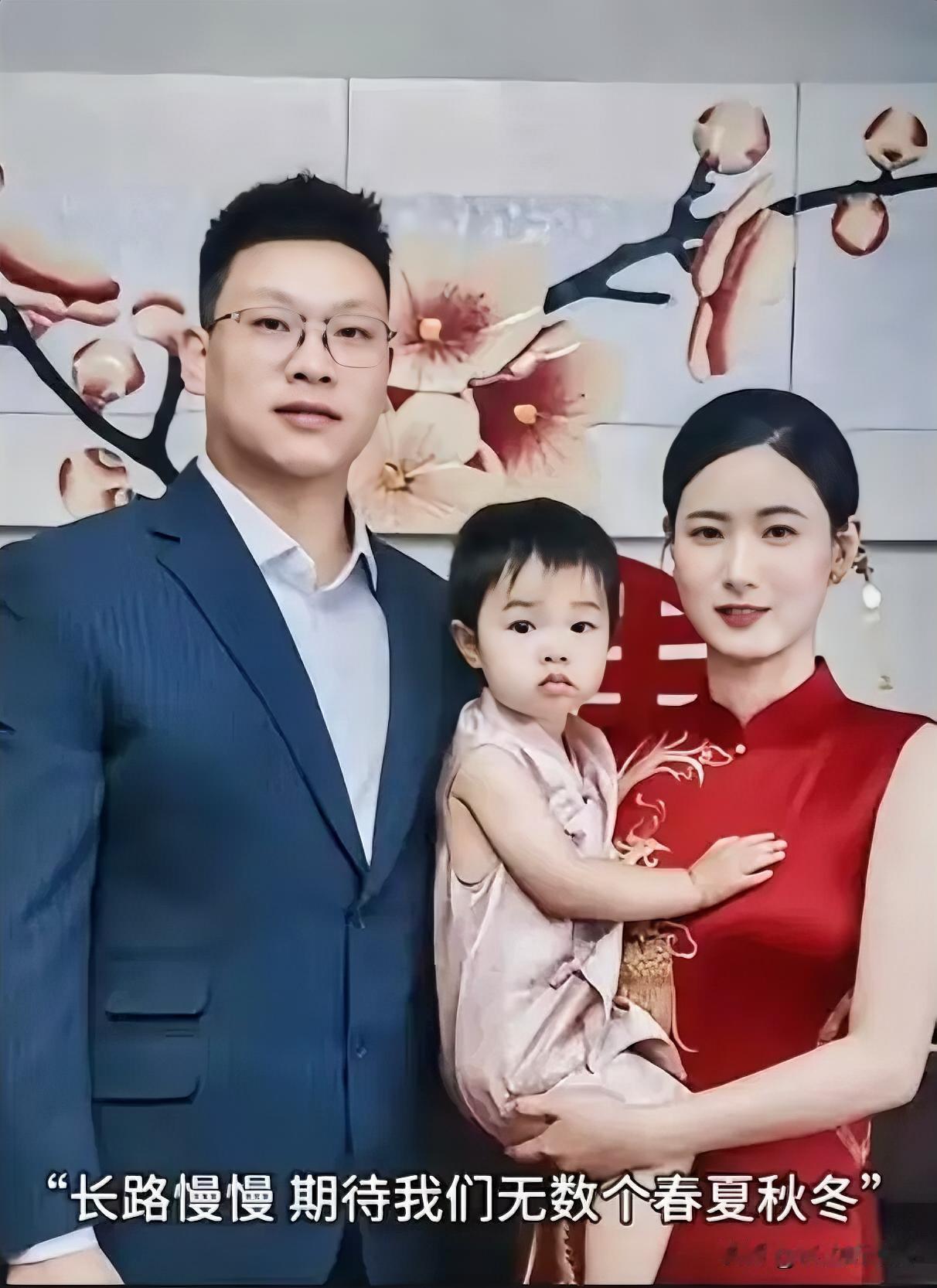 孙颖莎的体能教练，翔哥官宣结婚了！他说这是一场迟到的喜宴，但是两个人经历时间后的